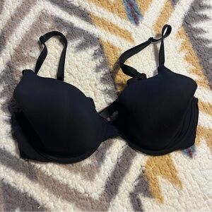 PINK Black T-Shirt Lightly Lined Bra